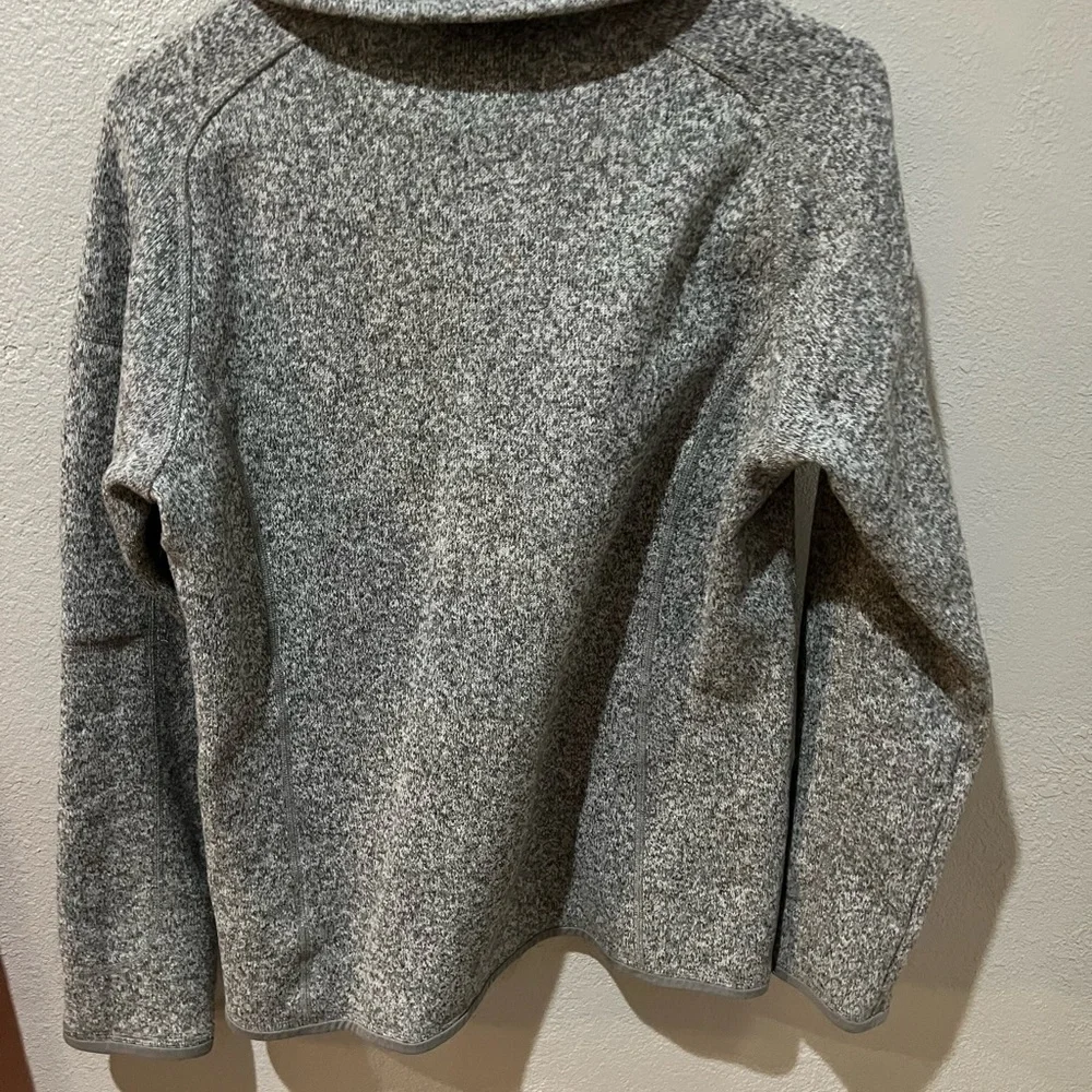 Patagonia gray pullover, size large - Picture 2 of 4